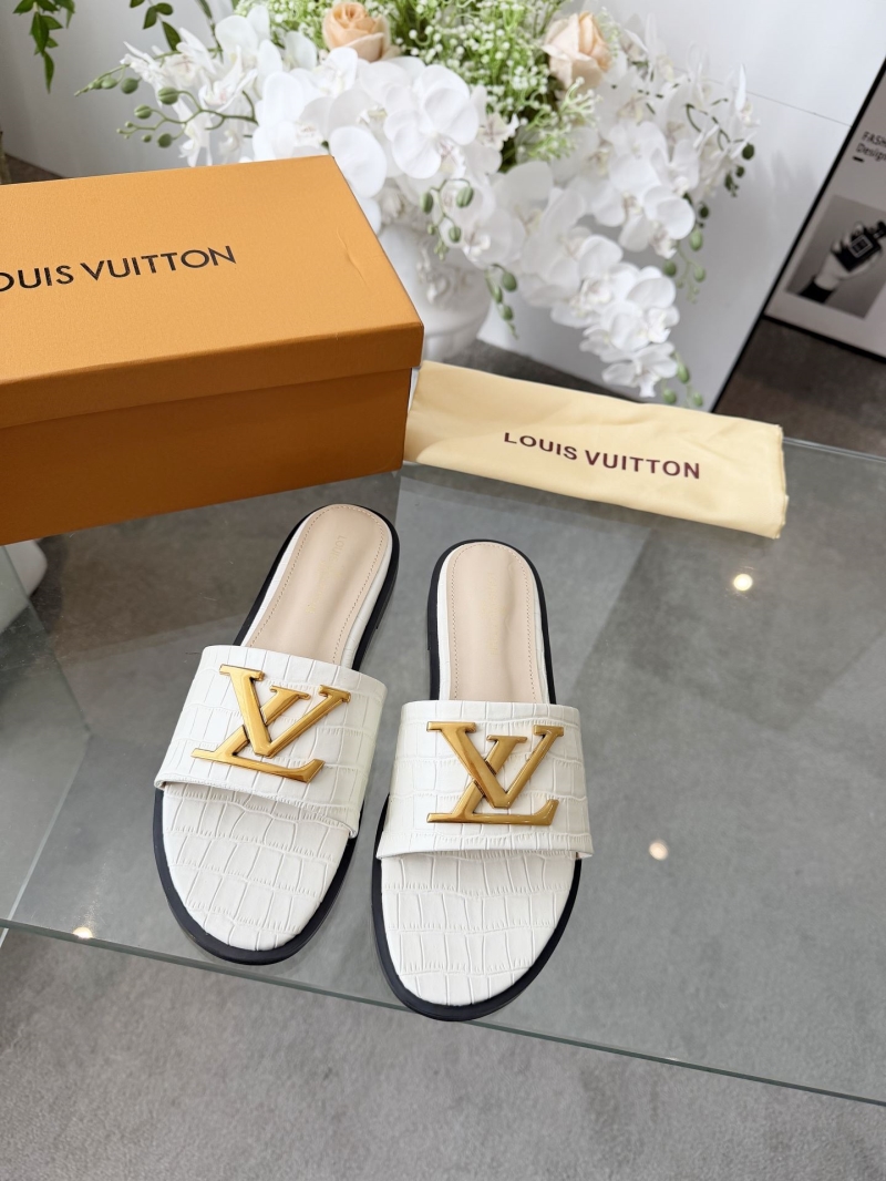 l0vis Vvtt0n slippers